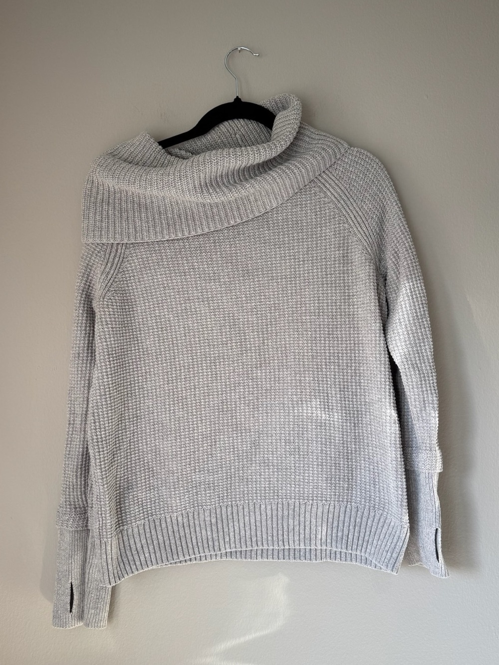 Market & Spruce Light Gray Sweater